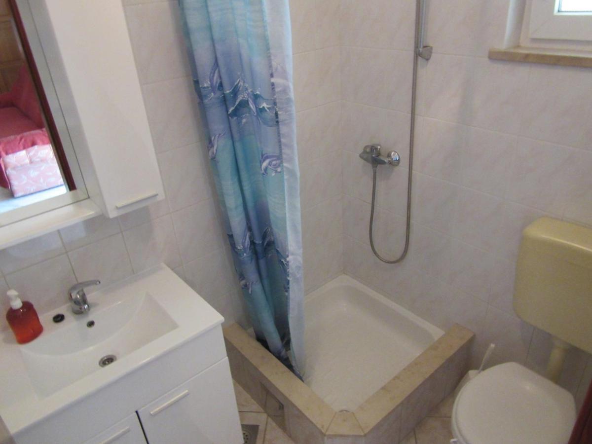 Apartments Gojevic Bol Exterior photo